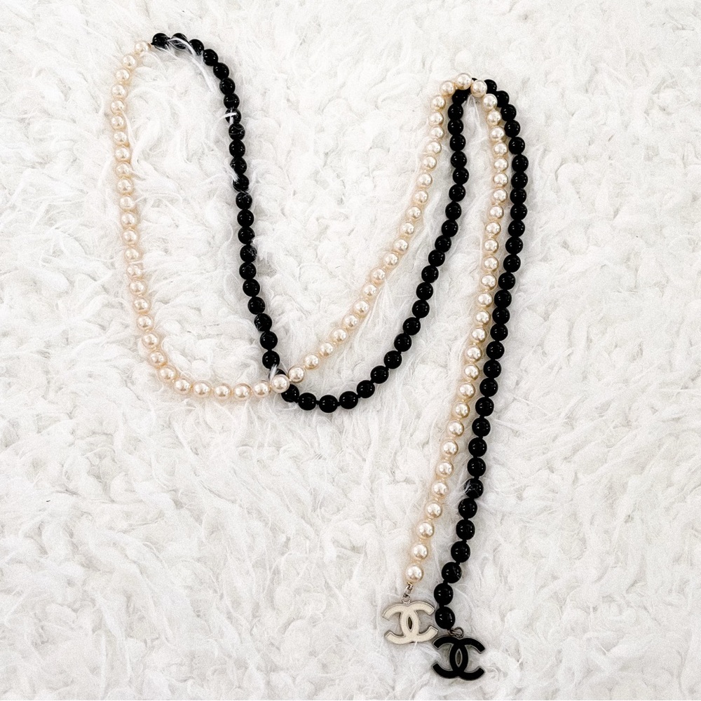 Chanel 2005 Pearl and Black Bead Lariat Necklace